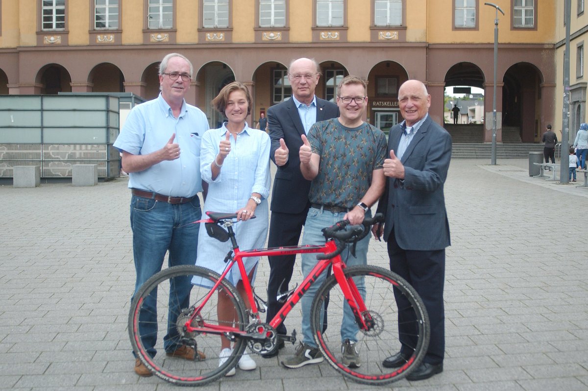 Mitglieder des Rotary-Clubs Witten-Ruhr rufen zum Benefiz-Radeln auf. Foto: Walter Demtröder Mitglieder des Rotary-Clubs Witten-Ruhr rufen zum Benefiz-Radeln auf. Foto: Walter Demtröder