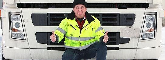 Arno Broll (55) hat beim „Wendepunkt“ seinen Busführerschein gemacht. Foto: Fischer/WAZ FotoPool Arno Broll (55) hat beim „Wendepunkt“ seinen Busführerschein gemacht und bald einen Job. Das Projekt wird von der Wittener Gesellschaft für Arbeit und Beschäftigungsförderung koordiniert.Foto: Fischer / WAZ FotoPool